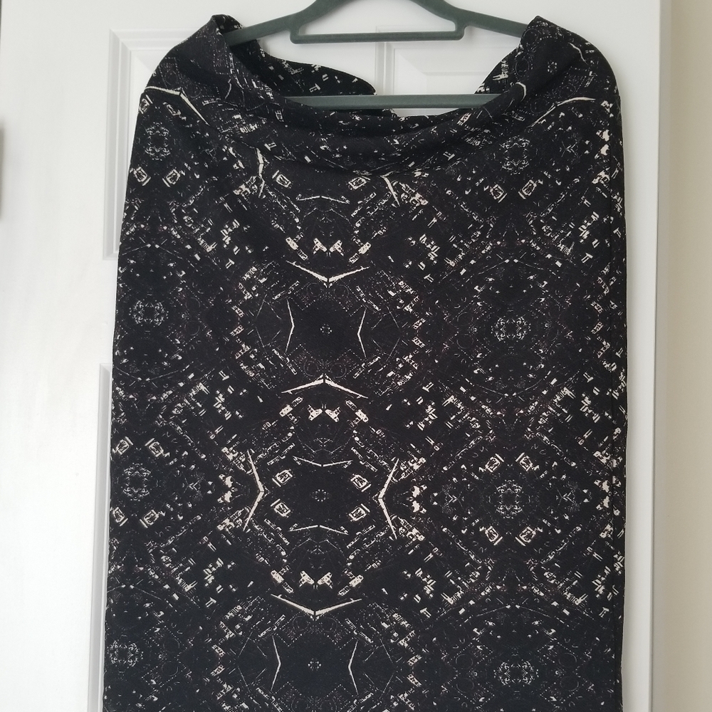 Closet Cleanout 5/$25 Lularoe Cassie Skirt